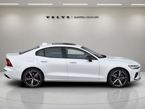 2024 Volvo S60 B5 Core Dark