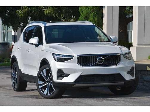 2025 Volvo XC40 Plus