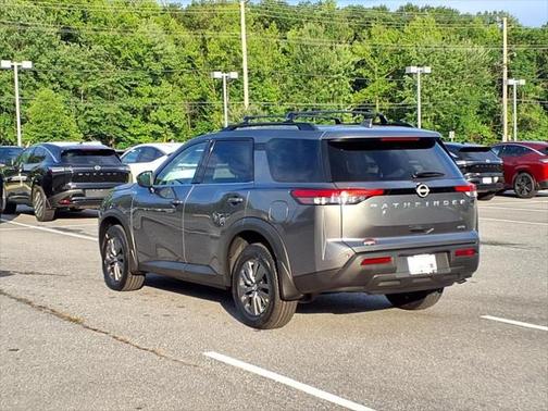 2025 Nissan Pathfinder SV 4WD