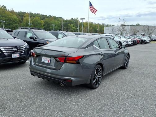 2025 Nissan Altima SR FWD