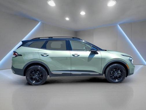 Jungle Green/Ebony Black Roof 2023 Kia Sportage S