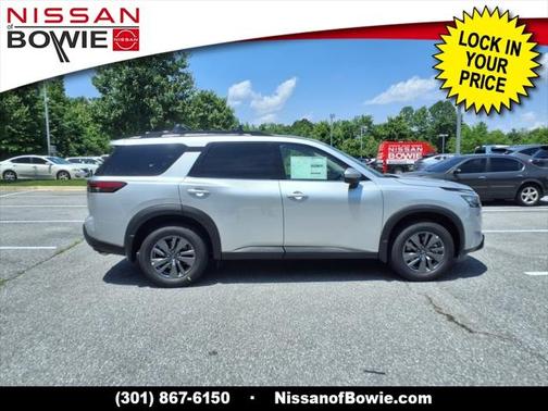 2025 Nissan Pathfinder SV 4WD