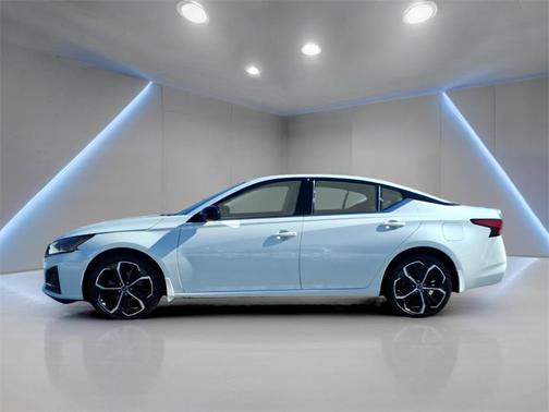 2023 Nissan Altima SR Intelligent AWD