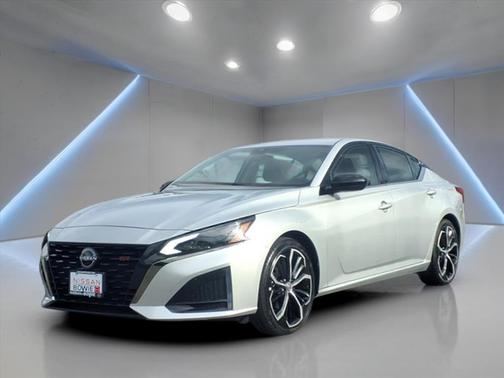 2023 Nissan Altima SR FWD