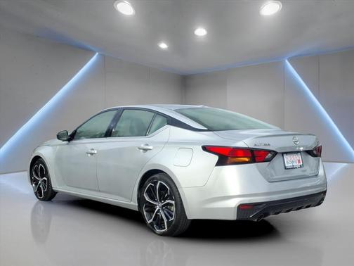 2023 Nissan Altima SR FWD