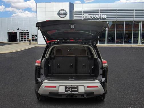 2025 Nissan Pathfinder Platinum 4WD
