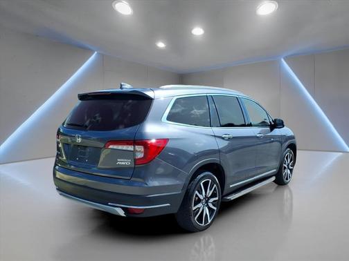 2022 Honda Pilot Touring 8-Passenger