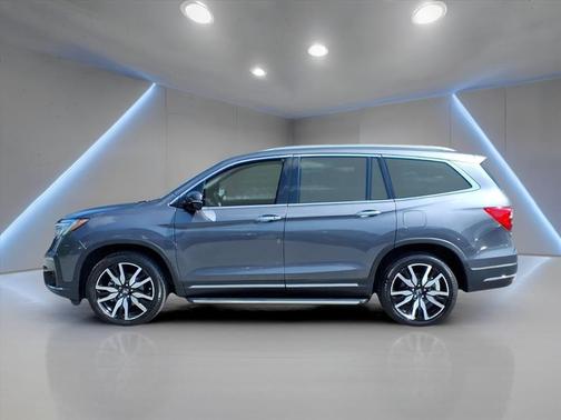2022 Honda Pilot Touring 8-Passenger