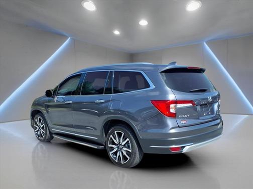 2022 Honda Pilot Touring 8-Passenger