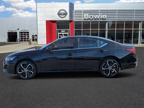 2023 Nissan Altima SR FWD