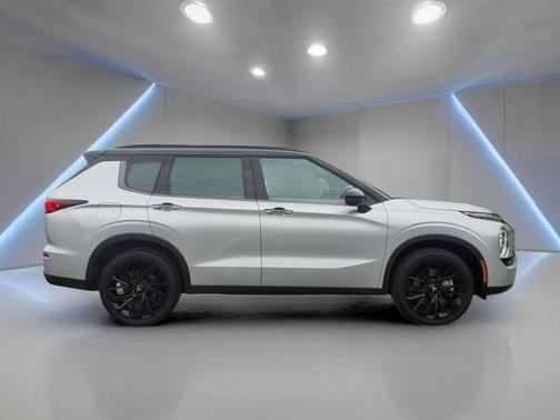 Silver 2024 Mitsubishi Outlander SEL S-AWC