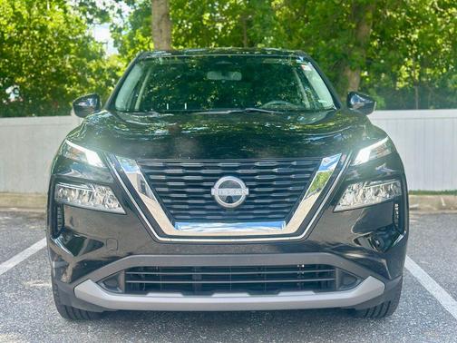 Super Black 2023 Nissan Rogue SV