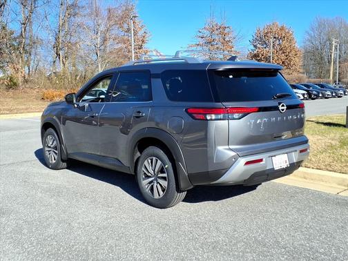 2025 Nissan Pathfinder SL 4WD