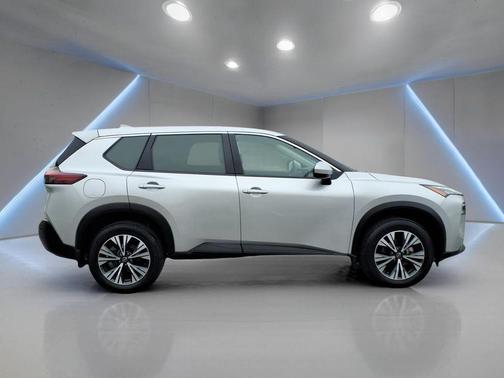 Brilliant Silver Metallic 2023 Nissan Rogue SV