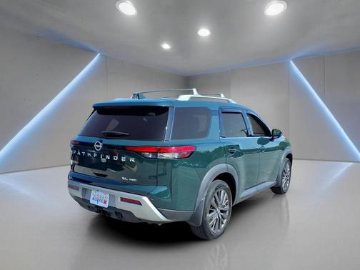 Obsidian Green Pearl 2022 Nissan Pathfinder SL 4WD