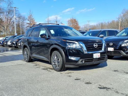 Super Black 2025 Nissan Pathfinder SV 4WD