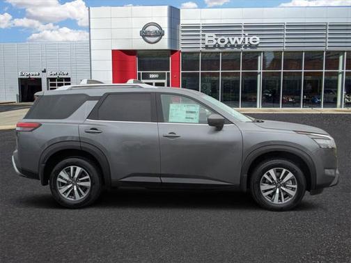 2025 Nissan Pathfinder SL 4WD