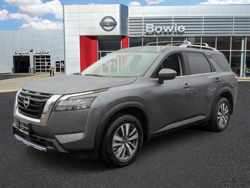 2025 Nissan Pathfinder SL 4WD