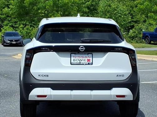 2025 Nissan Kicks SV