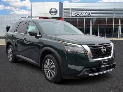 2025 Nissan Pathfinder SL 4WD