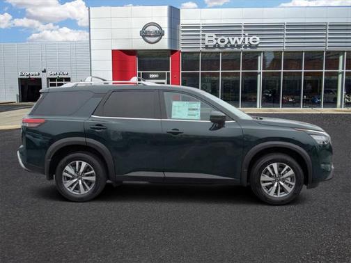 2025 Nissan Pathfinder SL 4WD