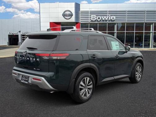 2025 Nissan Pathfinder SL 4WD