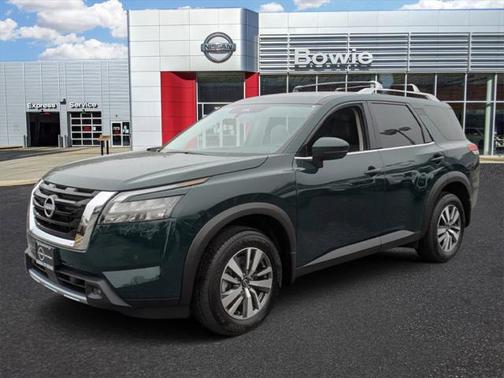 2025 Nissan Pathfinder SL 4WD