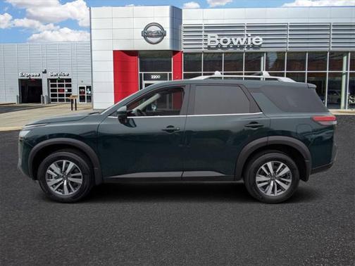 2025 Nissan Pathfinder SL 4WD