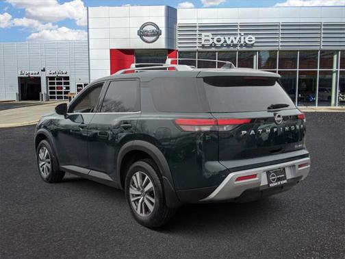 2025 Nissan Pathfinder SL 4WD