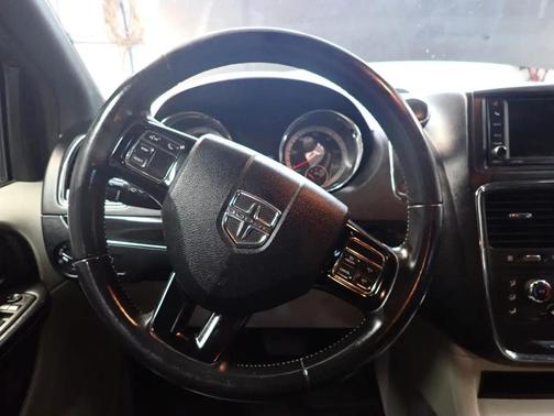 grey 2017 Dodge Grand Caravan SXT