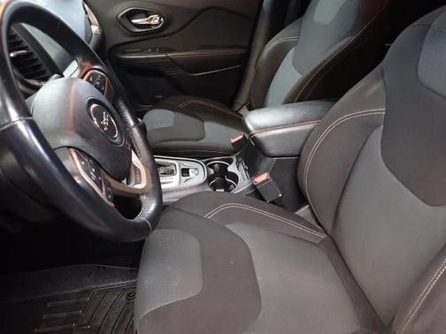 Blue 2014 Jeep Cherokee Latitude