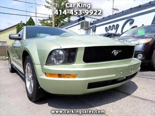2005 Ford Mustang Deluxe