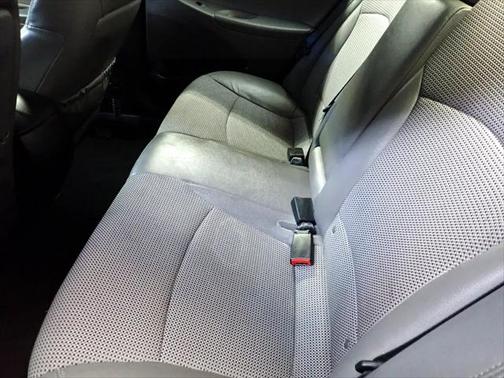 2012 Hyundai SONATA SE