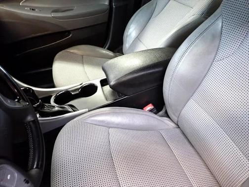 2012 Hyundai SONATA SE