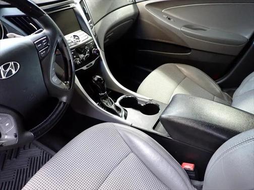2012 Hyundai SONATA SE