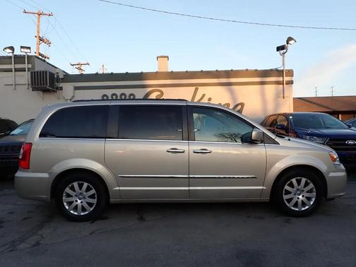 2015 Chrysler Town & Country Touring