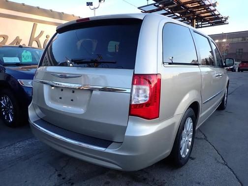 2015 Chrysler Town & Country Touring