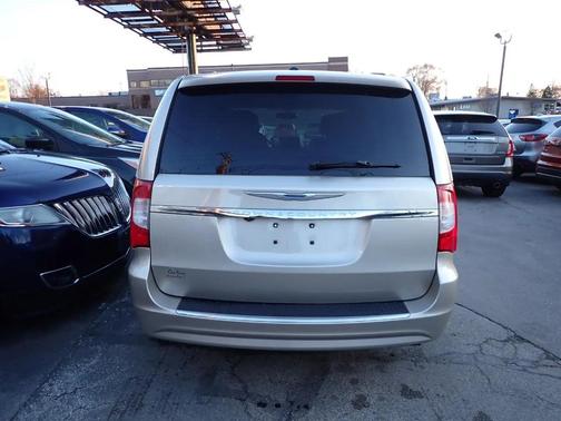 2015 Chrysler Town & Country Touring