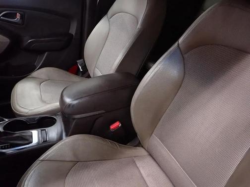 2015 Hyundai TUCSON SE