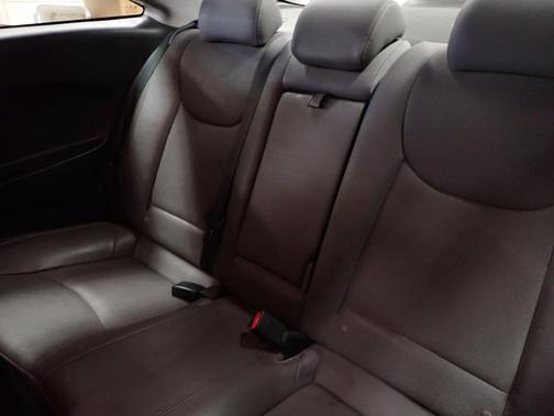 2013 Hyundai ELANTRA SE