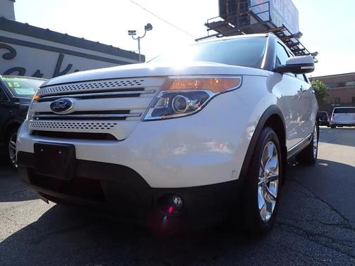 White 2015 Ford Explorer Limited