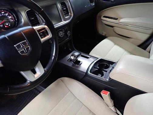 2012 Dodge Charger SXT