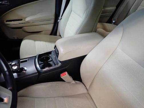 2012 Dodge Charger SXT