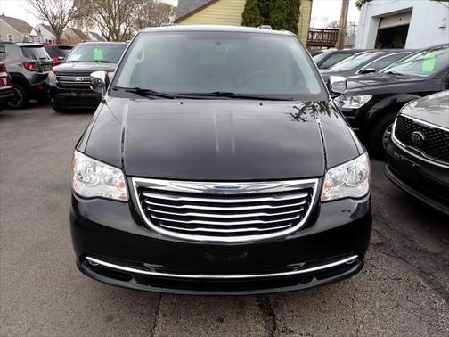 2015 Chrysler Town & Country Touring-L