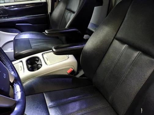 2015 Chrysler Town & Country Touring-L