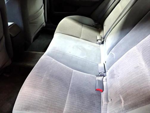 2005 Honda Accord 4dr Sdn LX Auto