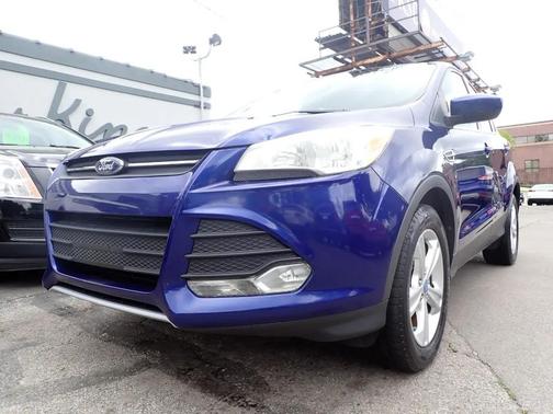 Blue 2014 Ford Escape SE