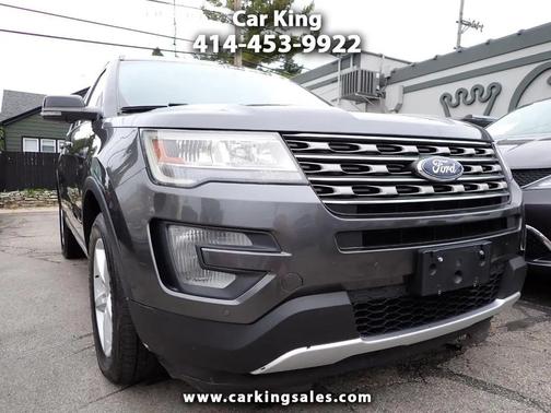 Gray 2017 Ford Explorer XLT