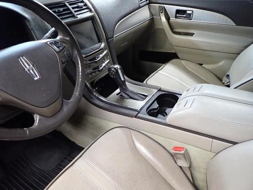 2011 Lincoln MKX Base