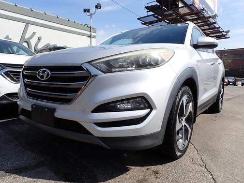 Silver 2016 Hyundai TUCSON Limited